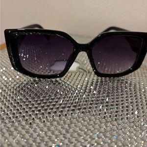 Chic Black Sunglasses. No tag. Worn once.